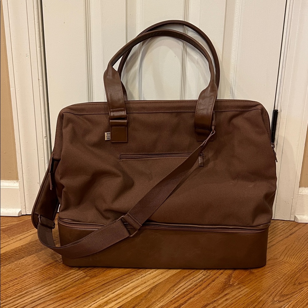 NEVER USED BEIS Weekender Brown Travel Duffel Tote with Strap Full Size Large